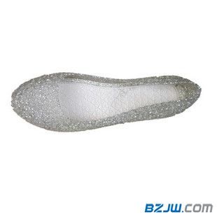 個性棉鞋與物美價廉的平跟涼鞋女 選購指南與購買渠道